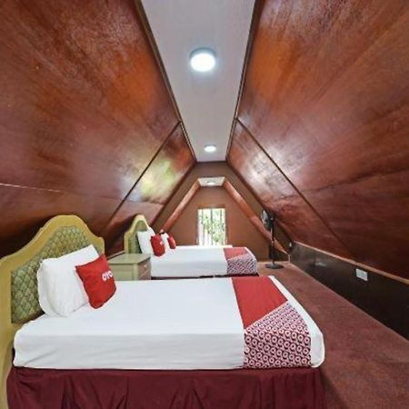 Oyo 90642 Twin Mutiara Chalet & Homestay Jeli Esterno foto