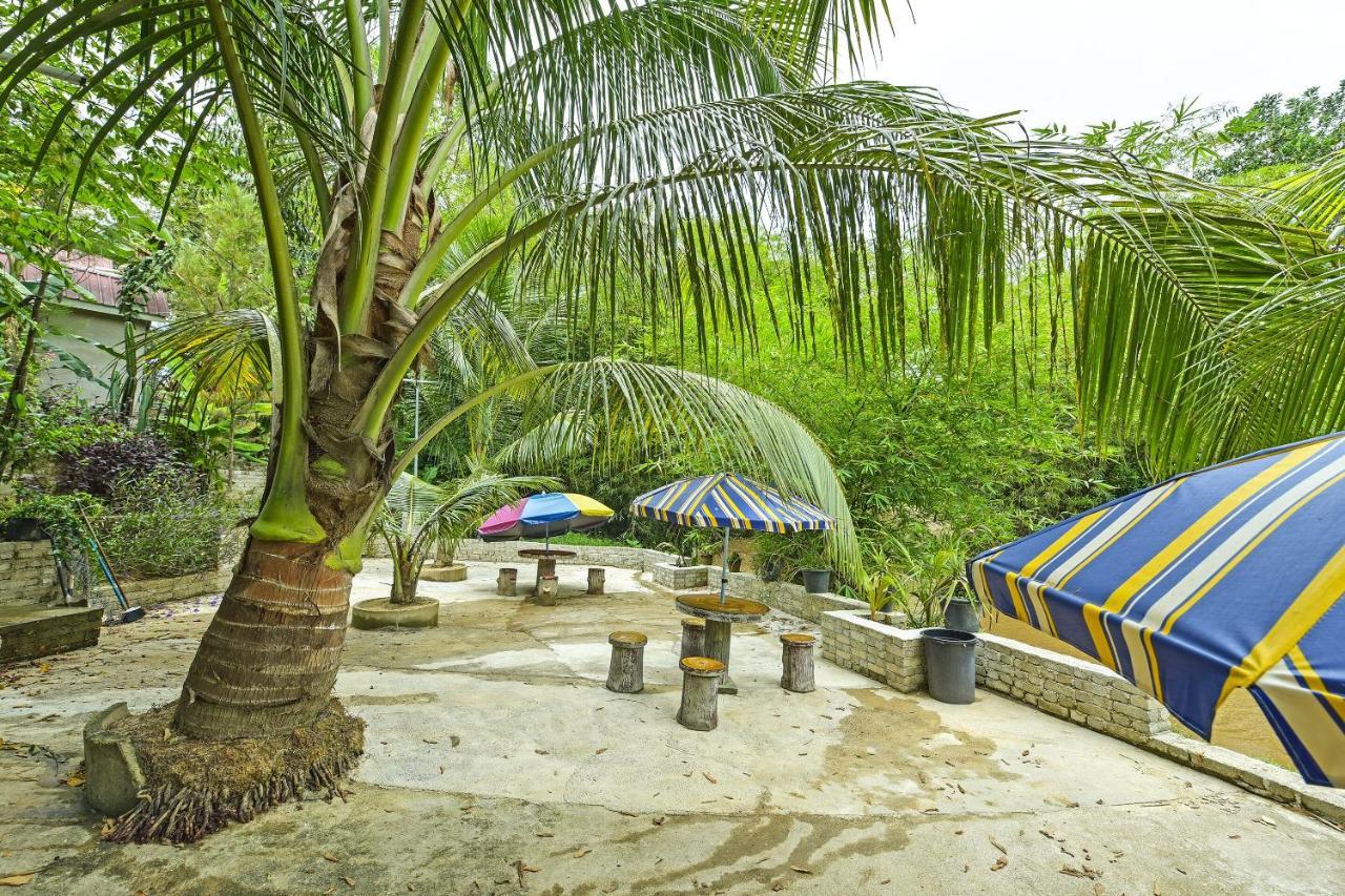 Oyo 90642 Twin Mutiara Chalet & Homestay Jeli Esterno foto