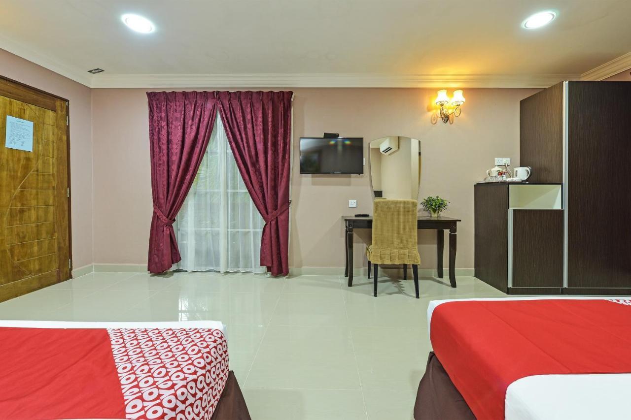 Oyo 90642 Twin Mutiara Chalet & Homestay Jeli Esterno foto